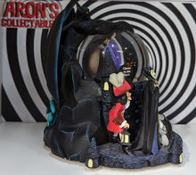 Load image into Gallery viewer, Walt Disney Disney Villains Grim Grinning Ghosts Musical Snowglobe