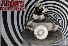 Load image into Gallery viewer, Walt Disney Classics Collection On Patrol Dognapper Mickey Mouse Statue