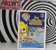 Load image into Gallery viewer, Pop Vinyl Games Sonic the Hedgehog #877 Sonic First Appearance Glow-in-the-Dark SCE 2022 Vinyl Figure