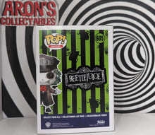 Load image into Gallery viewer, Pop Vinyl Movies Beetlejuice #605 Beetlejuice Special Edition Glow-in-the-Dark Vinyl Figure