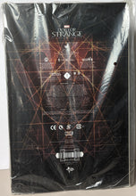Load image into Gallery viewer, Hot Toys MMS387 Marvel Doctor Strange Doctor Strange 1/6th Scale Action Figure