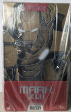 Load image into Gallery viewer, Hot Toys MMS197-D02 Marvel Iron Man 3 Iron Man Mark XLII Die-Cast 1/6th Scale Action Figure
