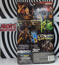 Load image into Gallery viewer, Movie Masters The Texas Chainsaw Massacre Leatherface Extra Bloody Version Action Figure