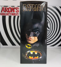 Load image into Gallery viewer, MEZCO Batman 1989 Deluxe Edition Action Figure