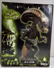 Load image into Gallery viewer, Extreme Head Knockers Alien Bobble Head