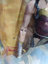 Load image into Gallery viewer, DC Comics Wonder Woman Ultimate Collector's Edition 1/4 Scale Action Figure