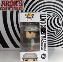 Load image into Gallery viewer, Funko Pop Vinyl Movies Series Dumb and Dumber Lloyd Christmas Getting a Haircut #1041 Vinyl Figure