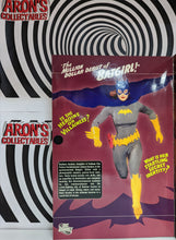 Load image into Gallery viewer, DC Comics Batgirl Classic 13" Deluxe Collector 1/6th Scale Action Figure