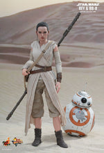 Load image into Gallery viewer, Hot Toys MMS337 Star Wars The Force Awakens Rey &amp; BB-8 1/6th Scale Figure
