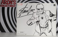Load image into Gallery viewer, Marvel Legends Series 2 Stan Lee/Spider-Man 2007 SDCC Exclusive Action Figure
