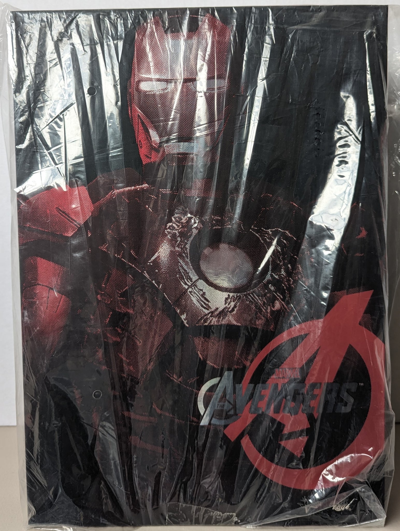 Hot Toys MMS196 Marvel Avengers Iron Man Mark VII Battle Damaged Version 1/6th Scale Action Figure