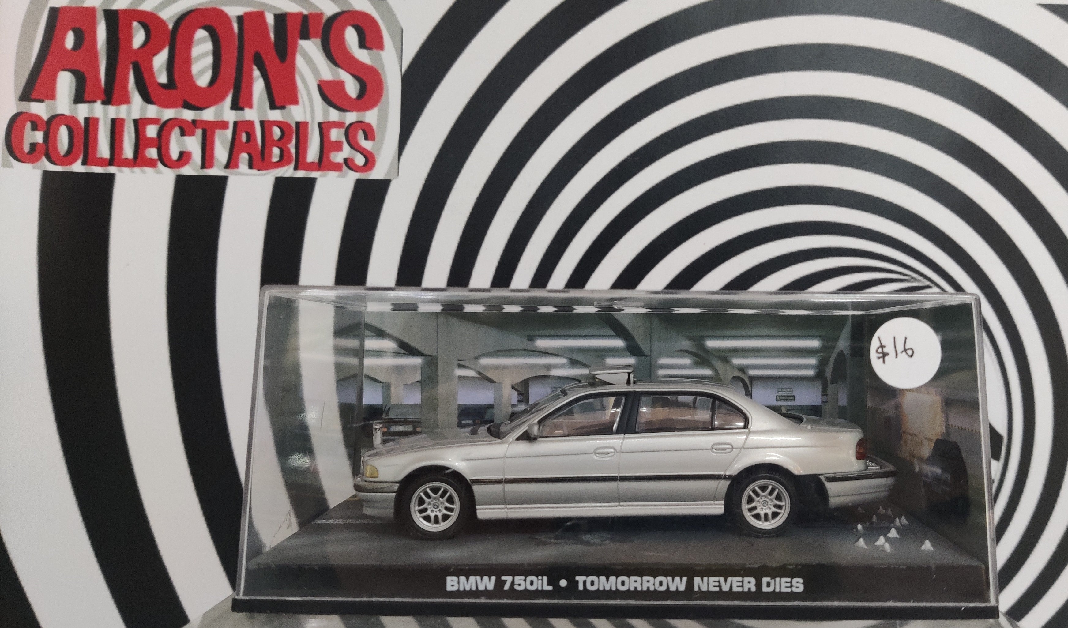 James Bond 007 Tomorrow Never Dies BMW 750iL Model Car