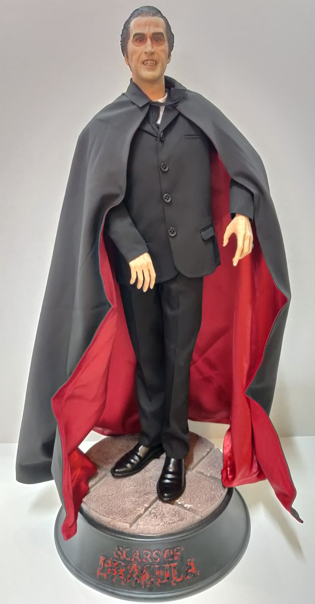 Scars of Dracula Christopher Lee as Count Dracula 1/4th Scale Statue
