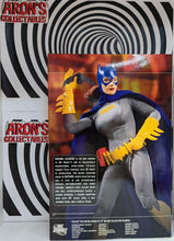 Load image into Gallery viewer, DC Comics Batgirl Classic 13&quot; Deluxe Collector 1/6th Scale Action Figure
