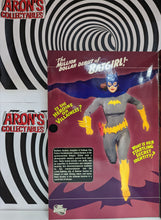 Load image into Gallery viewer, DC Comics Batgirl Classic 13&quot; Deluxe Collector 1/6th Scale Action Figure
