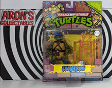 Load image into Gallery viewer, Nickelodeon Classic Collection Teenage Mutant Ninja Turtles Leonardo Action Figure
