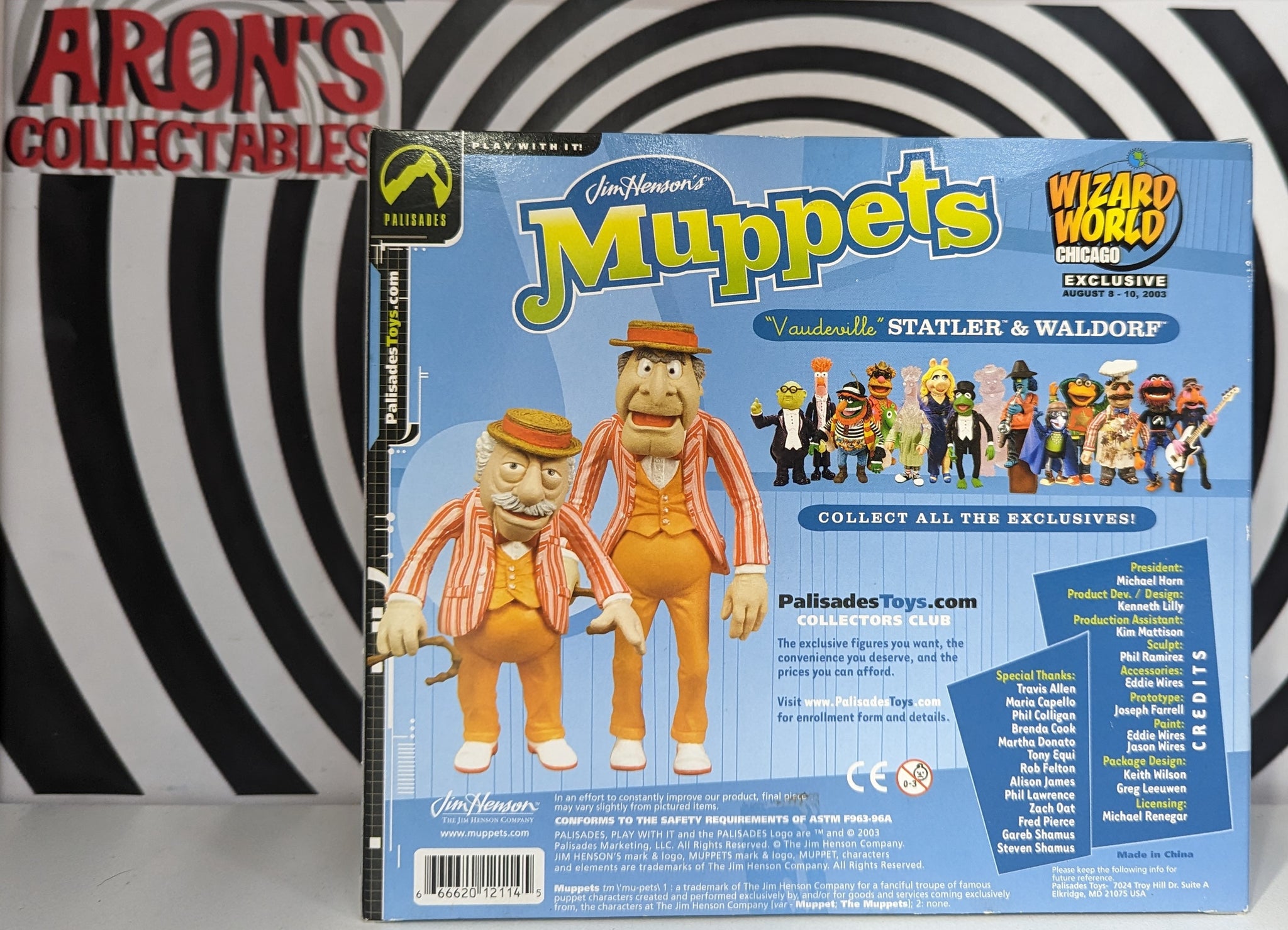 Jim Henson's Muppets Wizard World Exclusive Statler & Waldorf Vaudeville  Action Figure Set